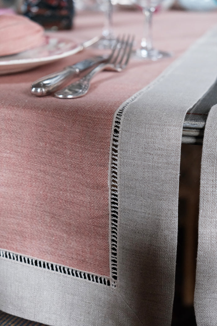 red linen table runner