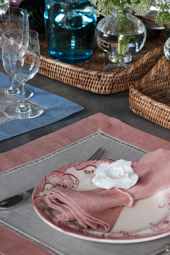 red linen placemats and napkins