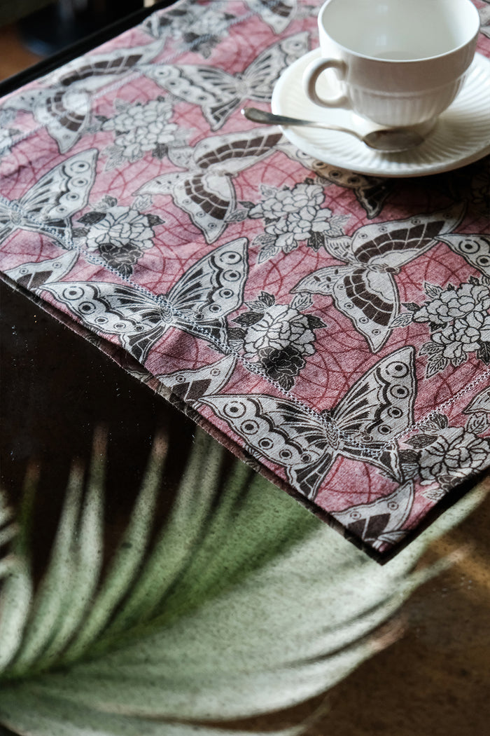 SET OF TWO PRINTED LINEN PLACEMATS