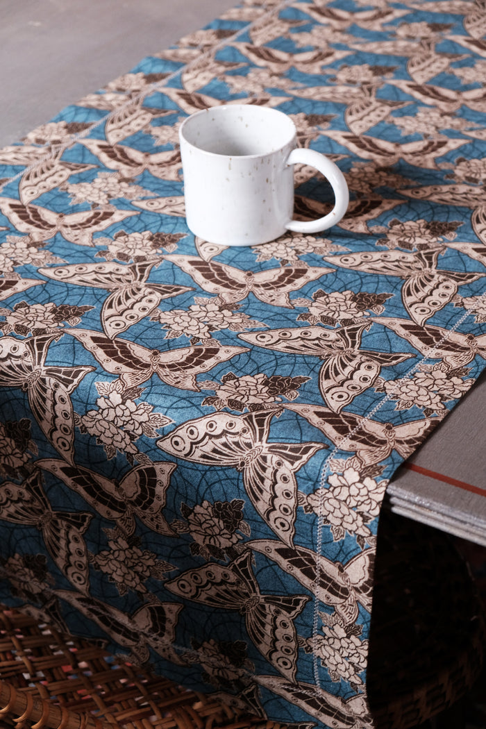 PRINTED LINEN TABLE RUNNER