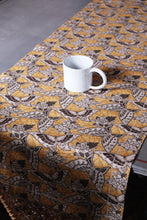 PRINTED LINEN TABLE RUNNER