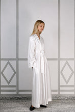 LUNA SILK ROBE SNOW