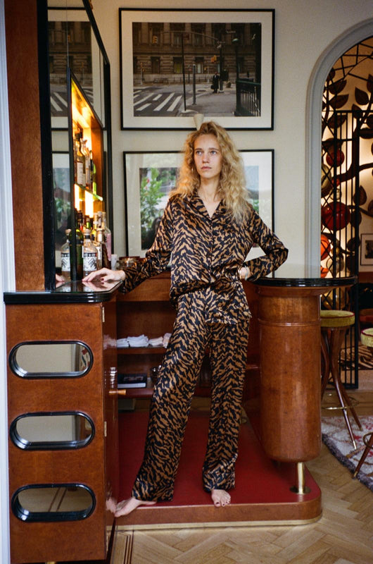 PHOEBE LEO SILK PYJAMA SET CARAMEL