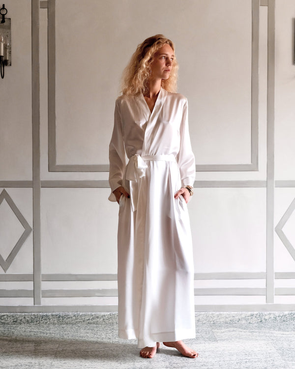 LUNA MAXI SILK ROBE SNOW