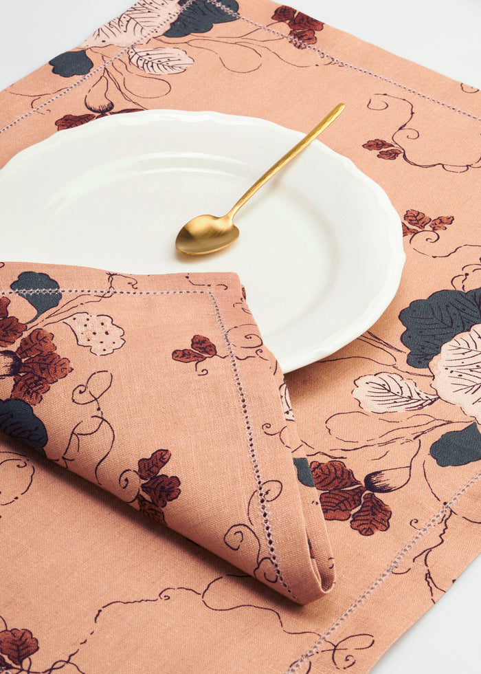 SET OF TWO PRINTED LINEN PLACEMATS & NAPKINS